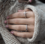 MINET Stříbrný zapletený prsten s bílými zirkony vel. 52