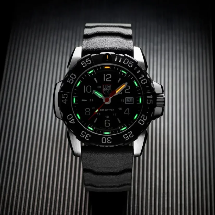 Luminox Navy Seal Steel 3250 Time Date Series XS.3251.CB