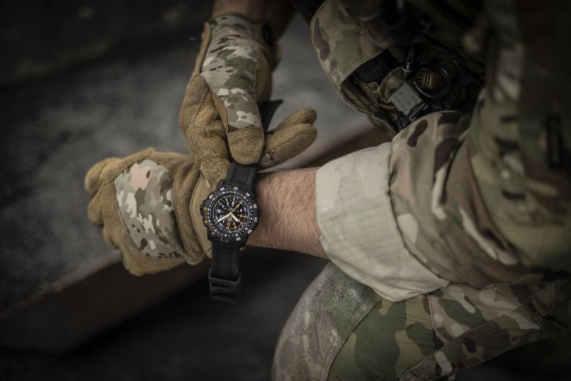 Luminox Recon Point Man 8820 Series XL.8825.H.SET.1