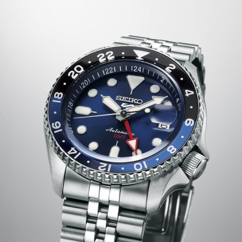 Seiko SSK003K1 Seiko 5 Sports ‘Blueberry’ GMT SKX Re-Interpretation