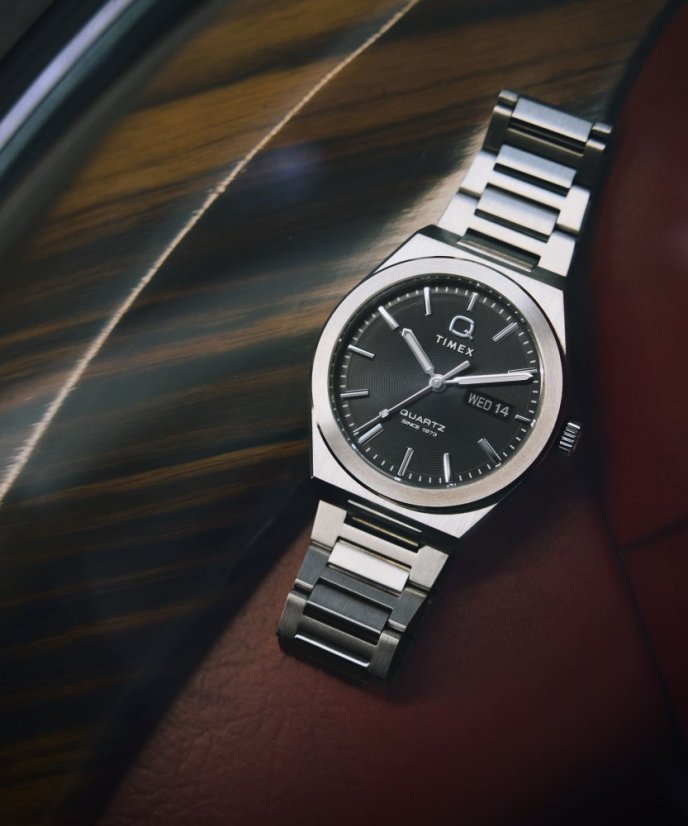 Timex Q Timex Continental Day and Date TW2Y25000UK