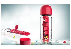 ASOBU multifunkční týdenní dávkovací láhev Pill Organizer červená 600ml