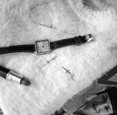 MINET Pozlacené stříbrné náušnice KŘÍŽE