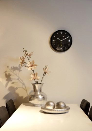 Dizajnové nástenné hodiny 3050 Nextime Serious black 32cm