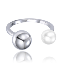 MINET Strieborný prsteň s perlou veľ. 53