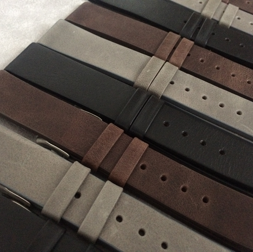 LAVVU Tmavo hnedý hladký remienok PLAIN z luxusnej kože Top Grain - 24