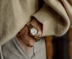 Pozlacený pevný ocelový náramek JVD SSSB0098XI8GO00