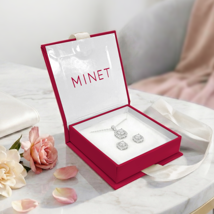 MINET PREMIUM Tmavě růžová magnetická krabička na šperky s béžovou stuhou - 8 x 8 x 2,5 cm