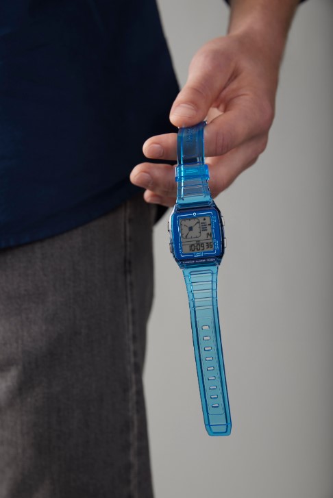 Timex Q Timex LCA TW2W45100UK