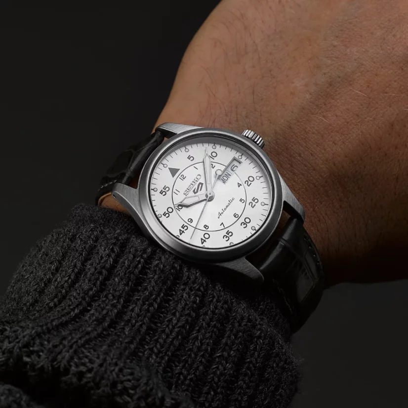 Seiko SRPJ87K1 Seiko 5 ‘Champagne Flieger’ Suit Style
