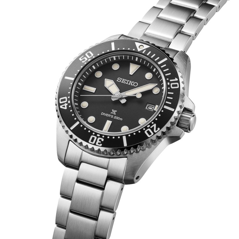 Seiko SNE597P1 Prospex Solar Diver’s in Pure Black
