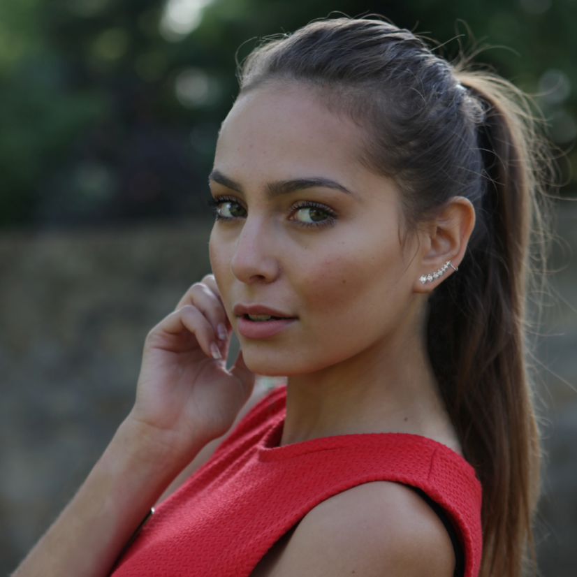 Elegantné strieborné náušnice MINET s bielymi zirkónmi
