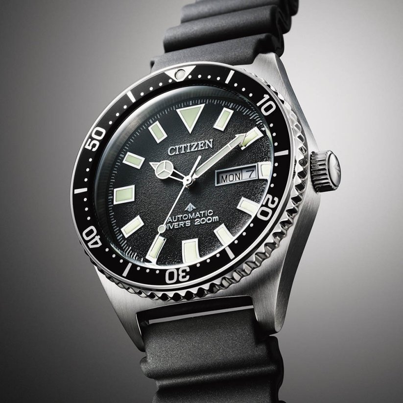 Citizen NY0120-01EE AUTOMATIC DIVER CHALLENGE