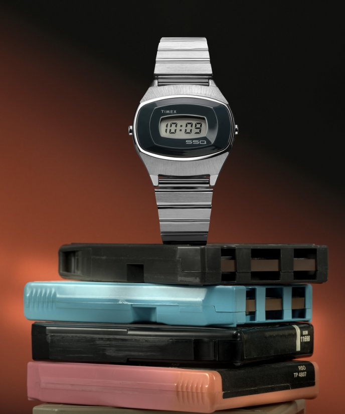 Timex Q Timex 1975 SSQ Digital Reissue TW2Y06100UK