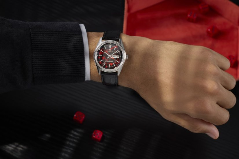 Timex Q Timex 1978 Red Vega Reissue TW2Y55700UK