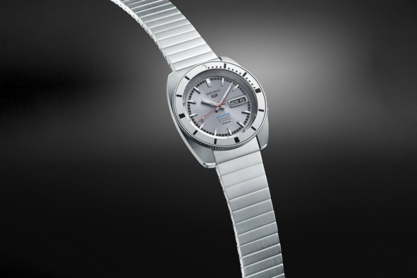 Seiko SRPL03K1 Seiko 5 Sports ‘Ash blue’ 1968 Recreation Limited Edition