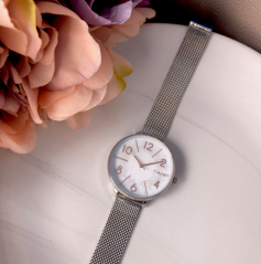 MINET Stříbrné dámské hodinky PRAGUE Silver Flower Mesh s čísly