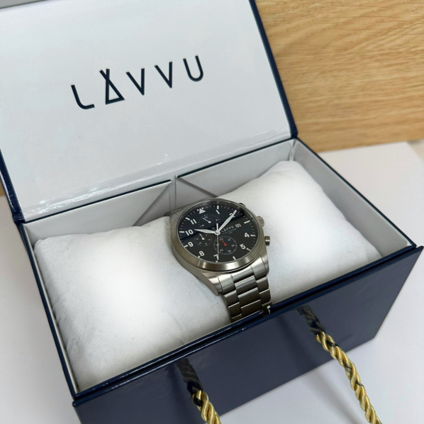 LAVVU Pánské titanové hodinky PILOT Chronograph Deep Blue 100M Sapphire