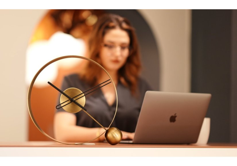 Dizajnové stolné hodiny Endless brushed gold/black 32cm