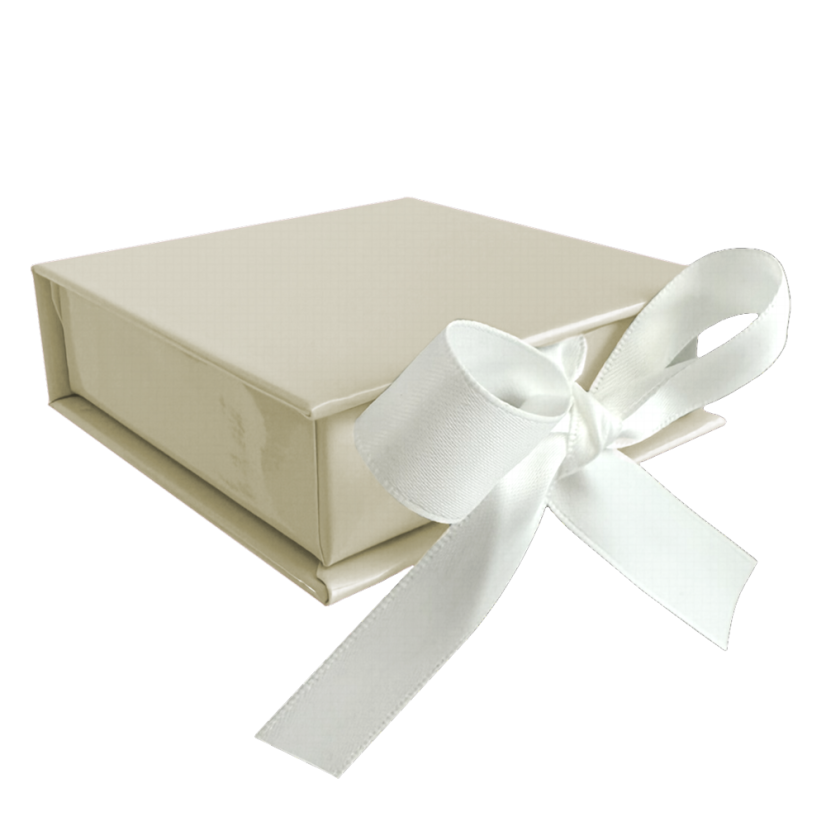 MINET Béžová magnetická krabička na šperky s bílou stuhou - 8 x 8 x 2,5 cm