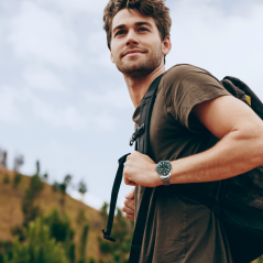 LAVVU Oceľové pánske hodinky BERGEN Green so svietiacimi číslami