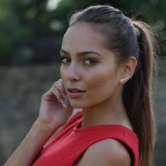 Elegantné strieborné náušnice MINET s bielymi zirkónmi