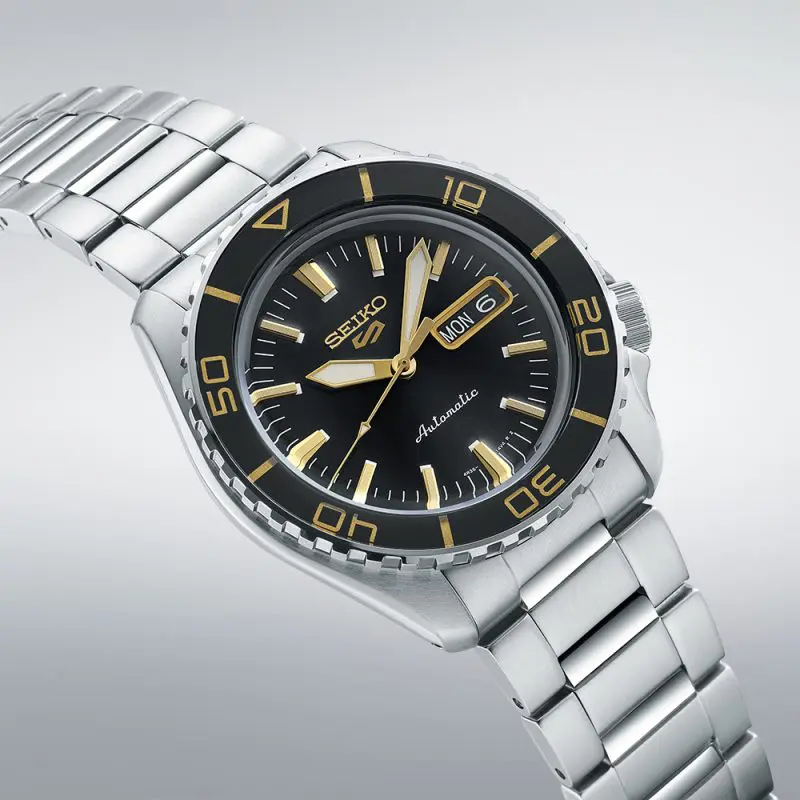 Seiko SRPK99K1 Seiko 5 Sports SNZH5 Blacktone Redux