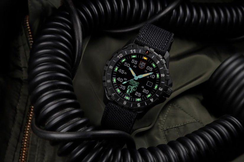 Luminox F117 X Skunk Works Heritage 6440 Series XA.6442.H.SET