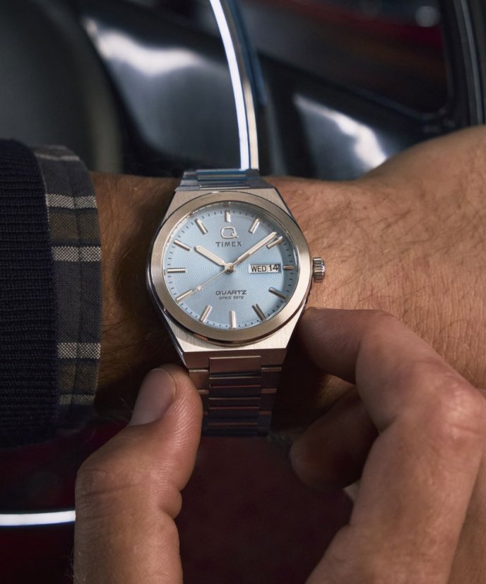 Timex Q Timex Continental Day and Date TW2Y35200UK