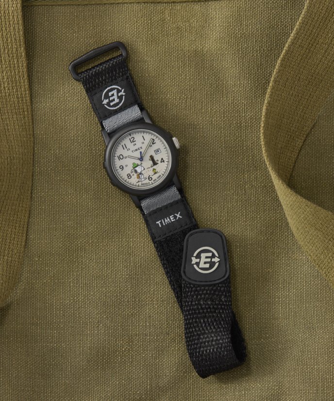 Timex Peanuts Expedition Camper Beagle Scout TW4B291006B