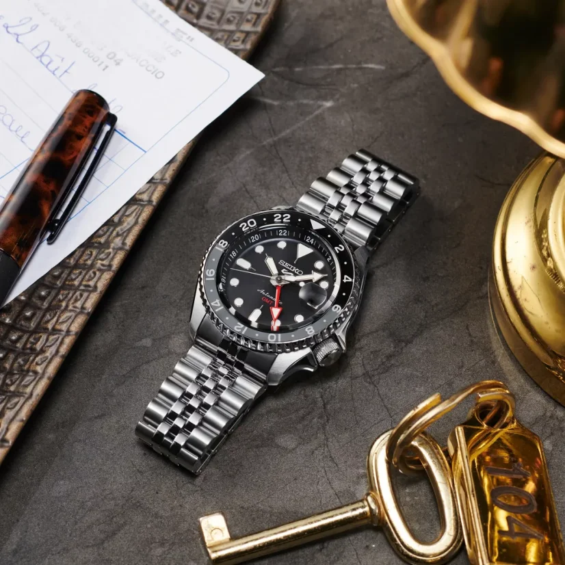Seiko SSK001K1 Seiko 5 Sports ‘Black Grape’ GMT SKX Re-Interpretation