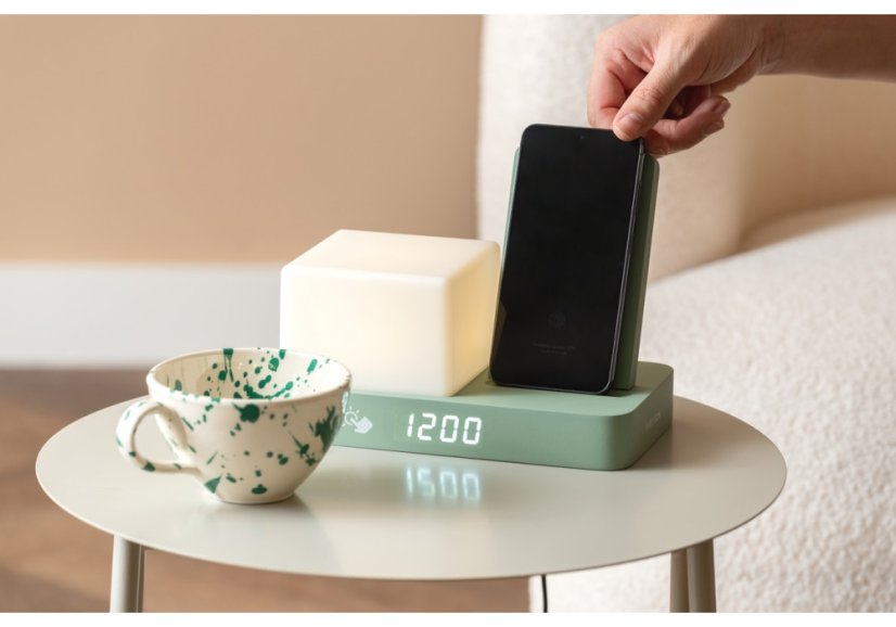 Digitálne stolné hodiny 6079GR Karlsson s lampou a nabíjačkou smartfónov 20cm