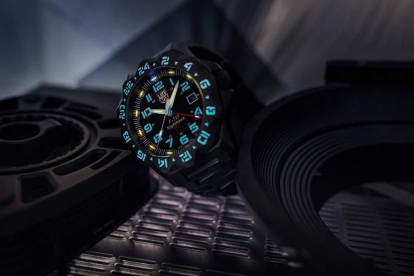 Luminox F-117 Nighthawk™ 6420 Series XA.6422