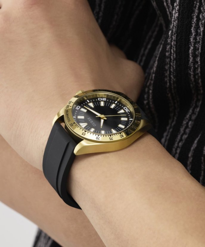 Guess Neo GW1065G2