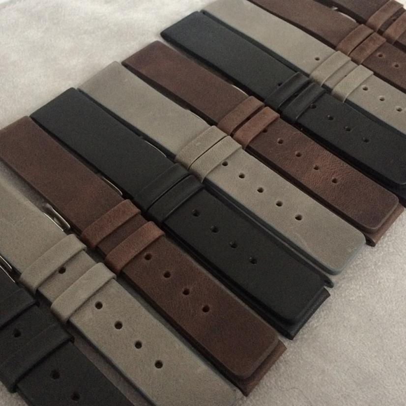 LAVVU Tmavo hnedý hladký remienok PLAIN z luxusnej kože Top Grain - 24