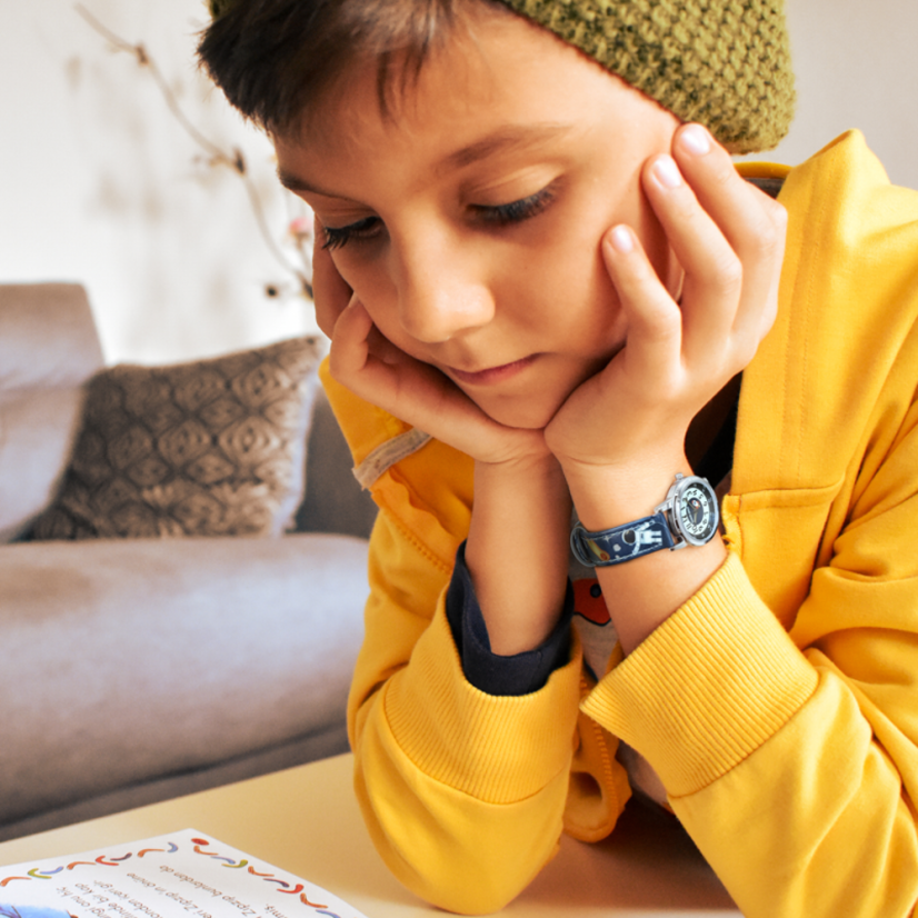 CLOCKKODIEL Svietiace tmavo modré chlapčenské VESMÍR