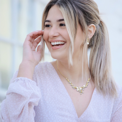 MINET Zdobný pozlátený strieborný náhrdelník prírodné perly s bielymi zirkónmi